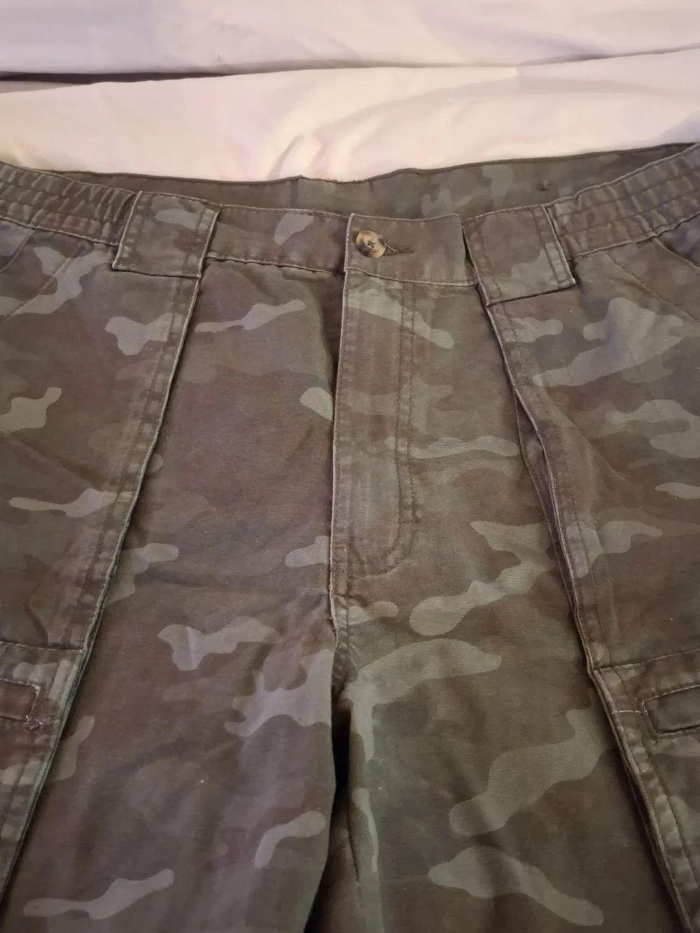 Outdoor Life Men's Olive Camo Utility Cargo Shorts
